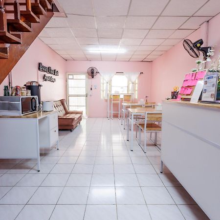 A Pousada Baan Mee Suk Ayutthaya Exterior foto