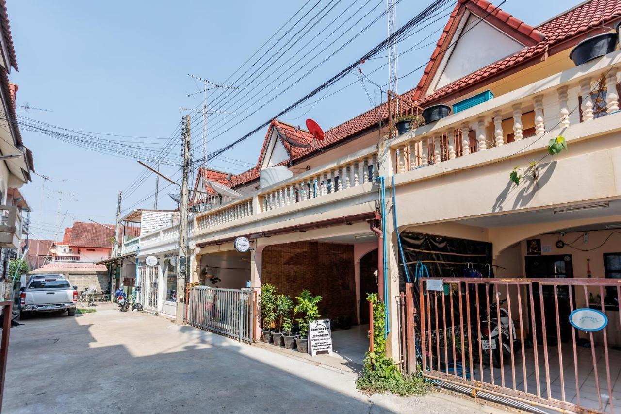 A Pousada Baan Mee Suk Ayutthaya Exterior foto